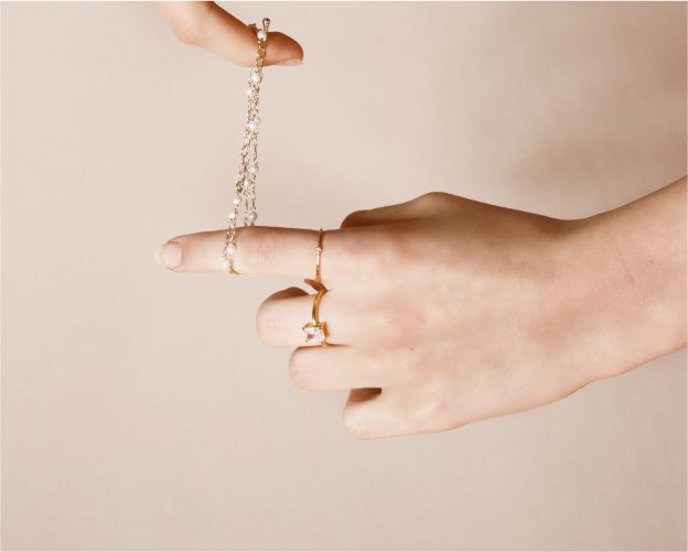 jewelry-shop_hero_mask_contact2.jpg