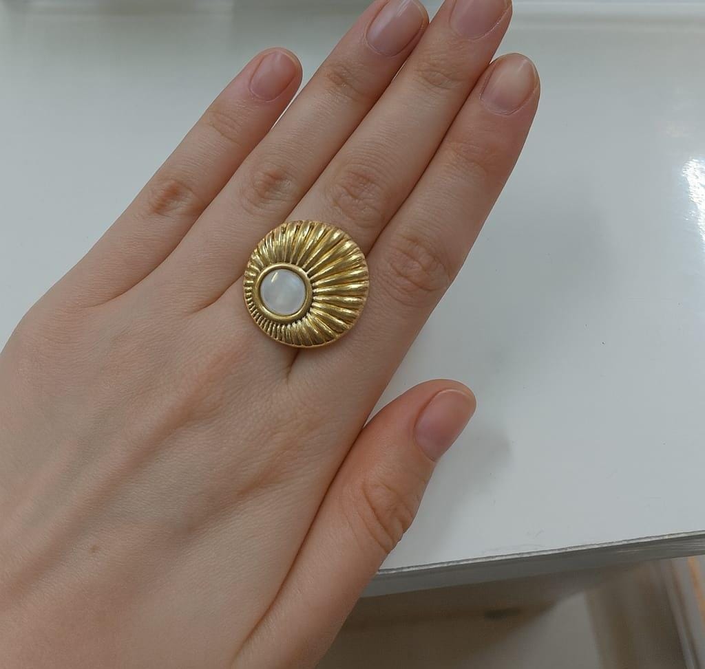 Aura MOP Ring - Image 2