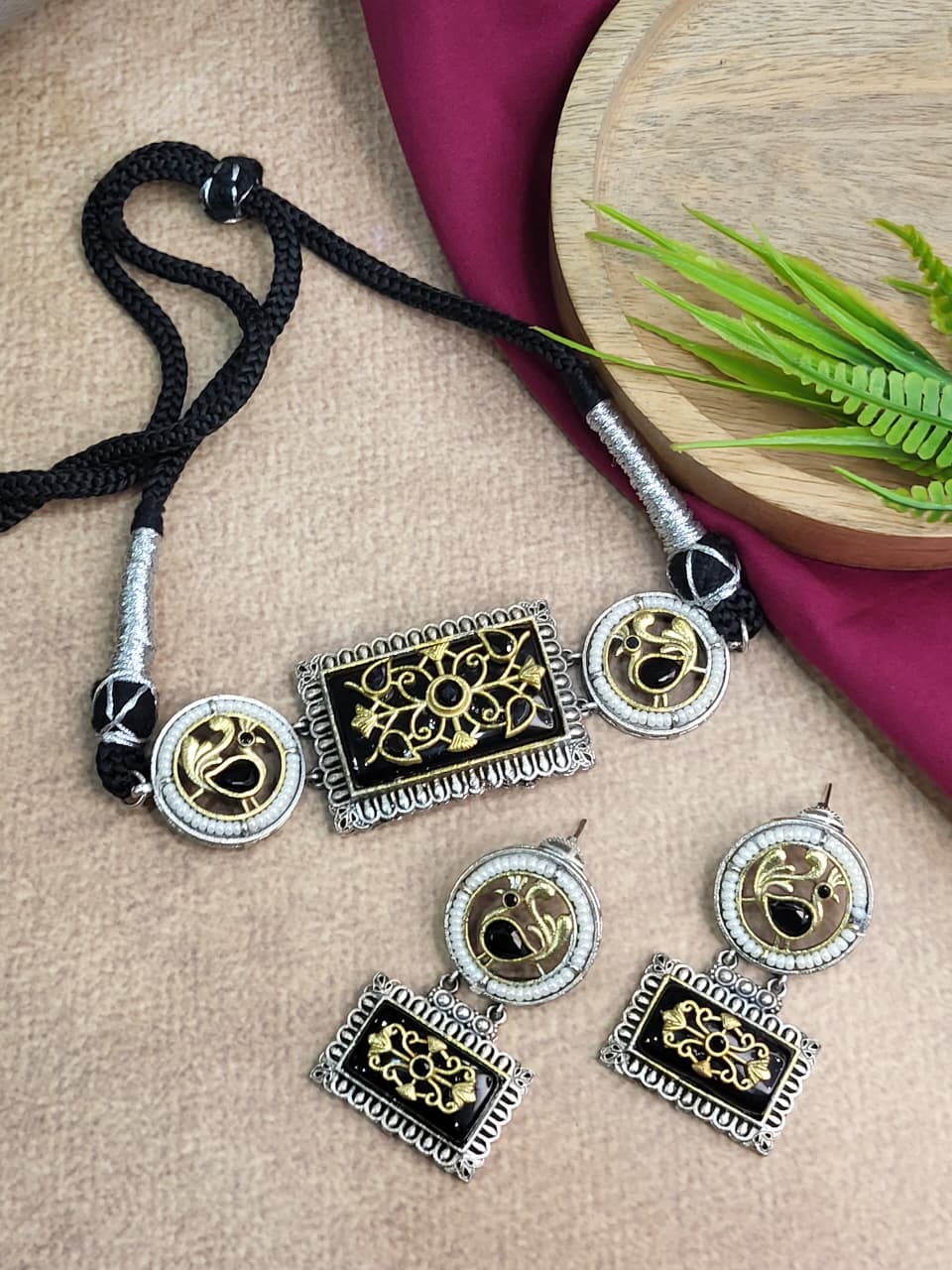 Dual-Tone Oxidized Monalisa Stone Choker Set