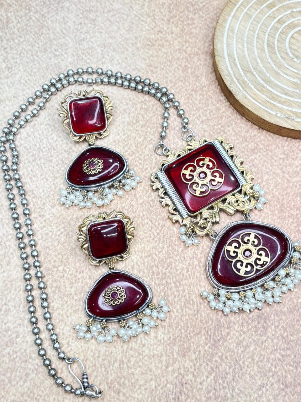 Dual-Tone Monalisa Stone Long Pendant Necklace & Earring Set