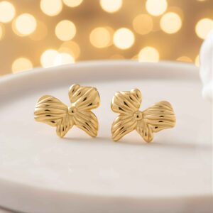 Pleat Bow Studs