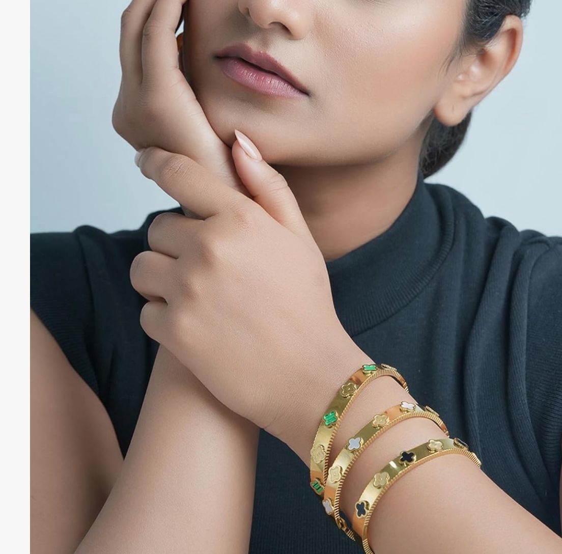 Luxe Clover Hinge Bangle - Image 3