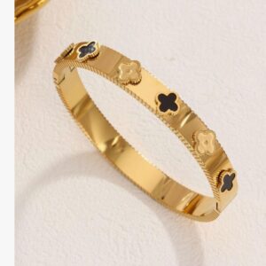 Luxe Clover Hinge Bangle