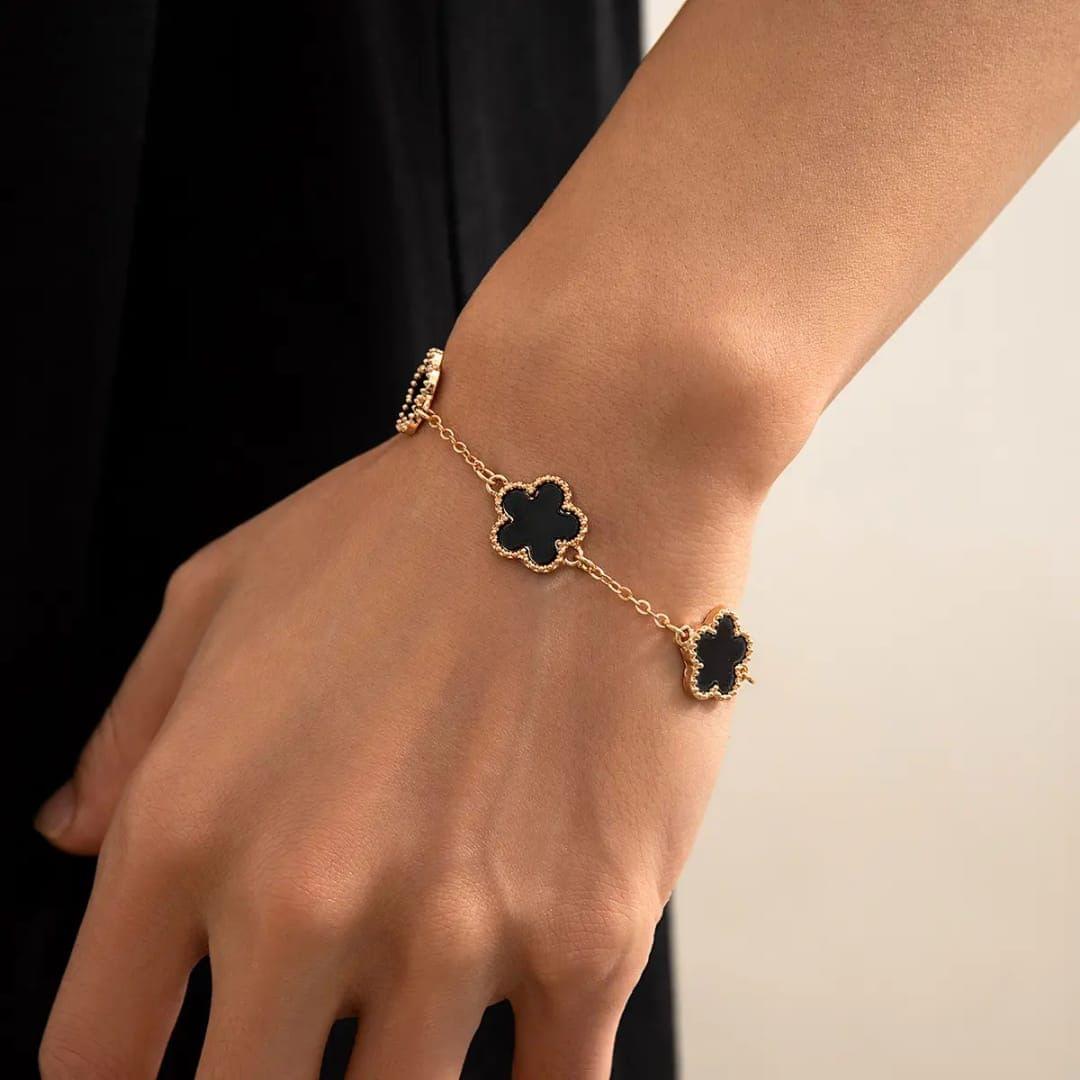 Modern Clover Chain Bracelet - Image 2