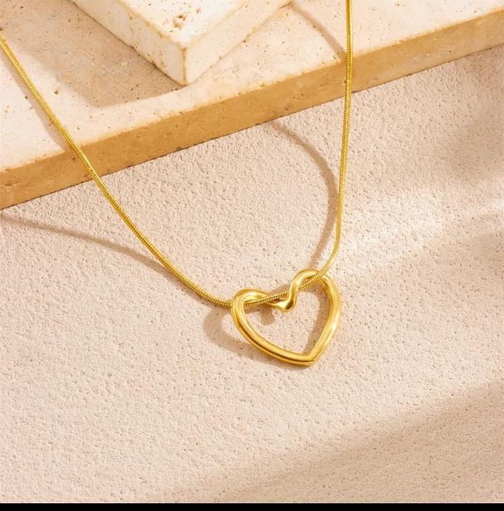 Gold Anti-Tarnish Minimalist Heart Necklace