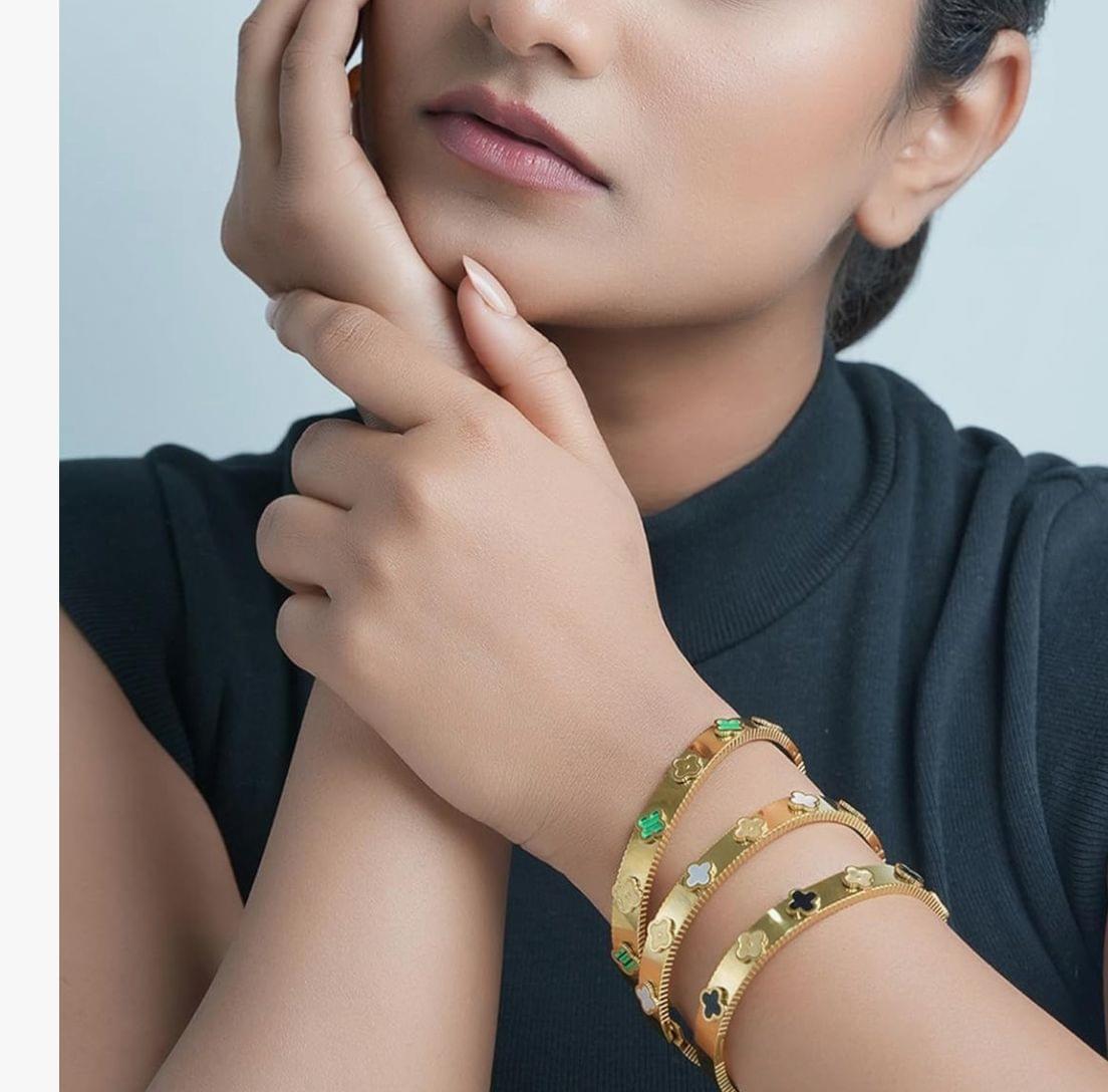 Luxe Clover Hinge Bangle - Image 3